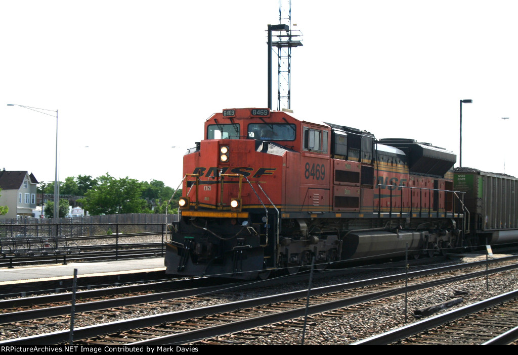 BNSF 8469